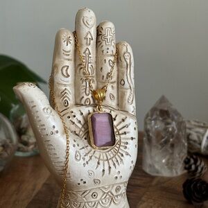 Elegant Gold and Purple Pendant Necklace